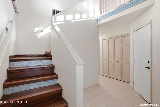 5553 College Meadow Circle, Anchorage, AK 99504