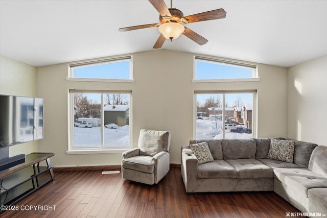 5553 College Meadow Circle, Anchorage, AK 99504