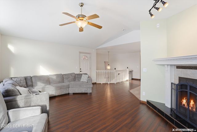 5553 College Meadow Circle, Anchorage, AK 99504