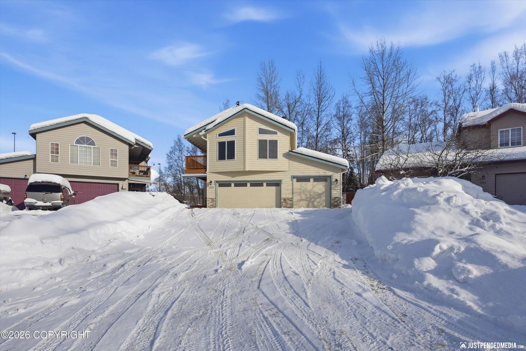 5553 College Meadow Circle, Anchorage, AK 99504