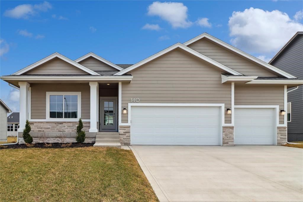 140 NW Valleyview Drive, Waukee, IA 50263