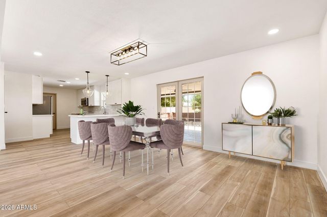 6060 E DALLAS Street, Mesa, AZ 85205