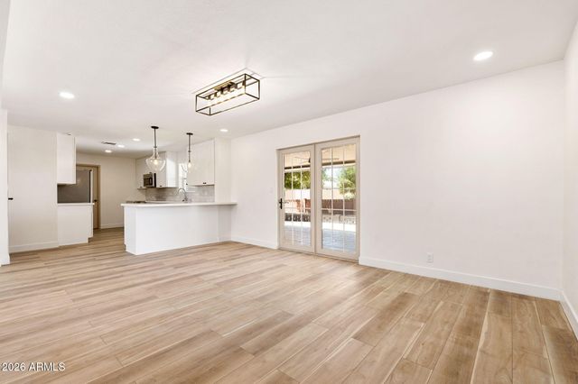 6060 E DALLAS Street, Mesa, AZ 85205