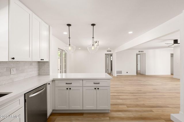 6060 E DALLAS Street, Mesa, AZ 85205