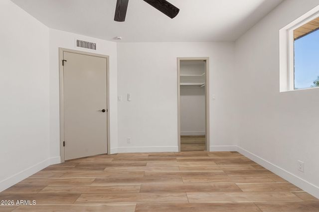 6060 E DALLAS Street, Mesa, AZ 85205