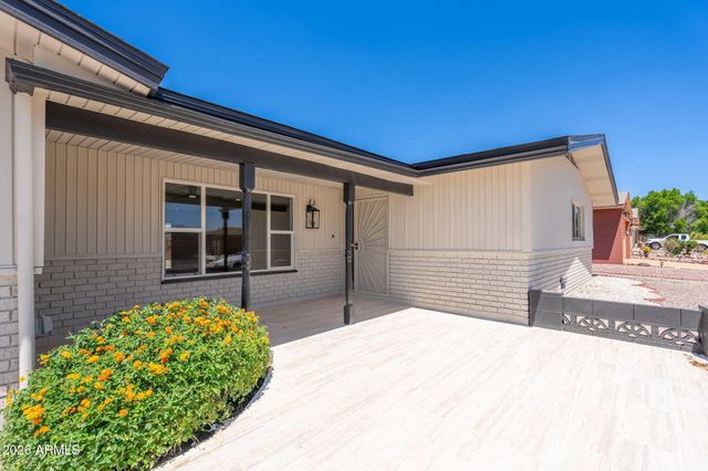 6060 E DALLAS Street, Mesa, AZ 85205