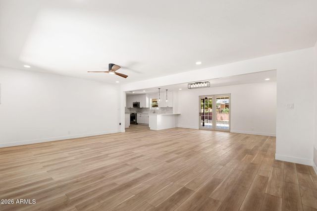 6060 E DALLAS Street, Mesa, AZ 85205