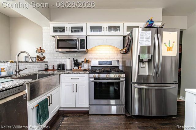 9075 Headley Drive, Sterling Heights, MI 48314