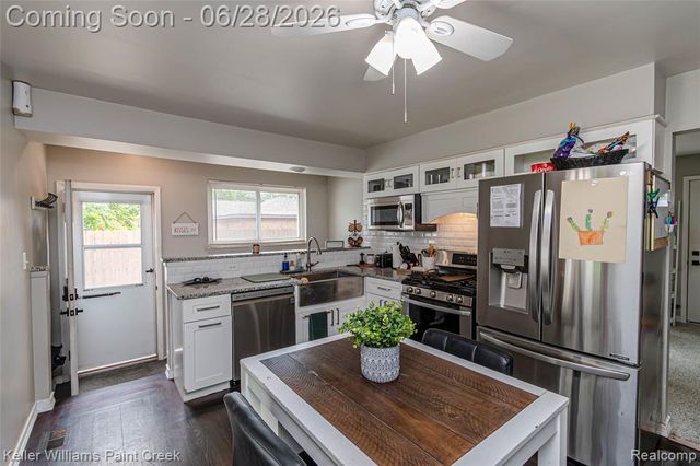 9075 Headley Drive, Sterling Heights, MI 48314