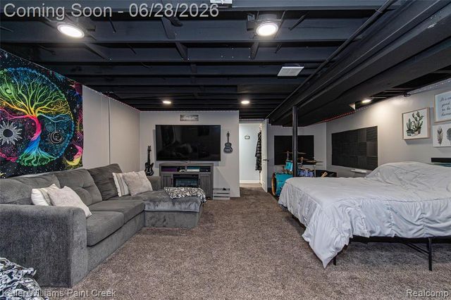 9075 Headley Drive, Sterling Heights, MI 48314