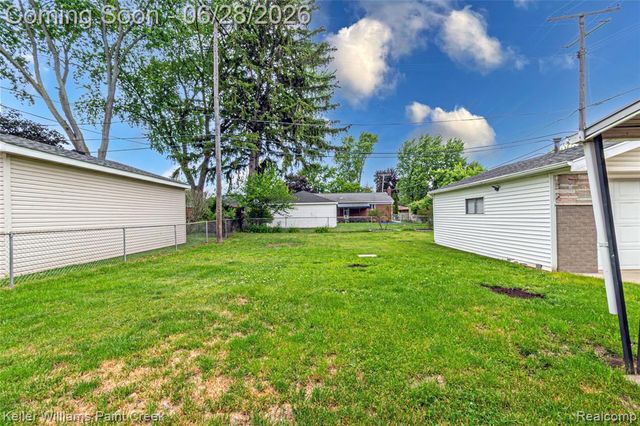9075 Headley Drive, Sterling Heights, MI 48314