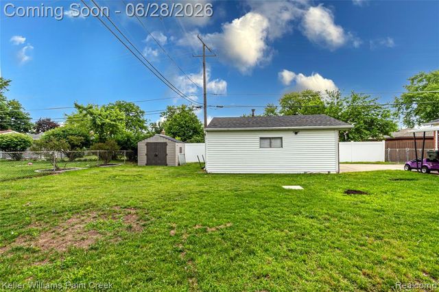 9075 Headley Drive, Sterling Heights, MI 48314