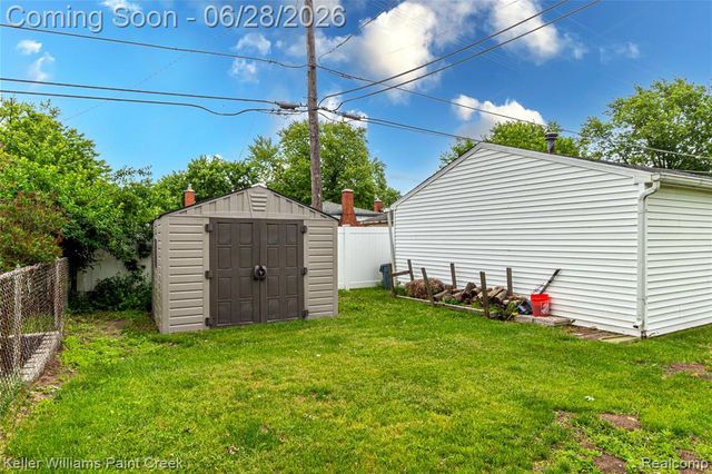 9075 Headley Drive, Sterling Heights, MI 48314