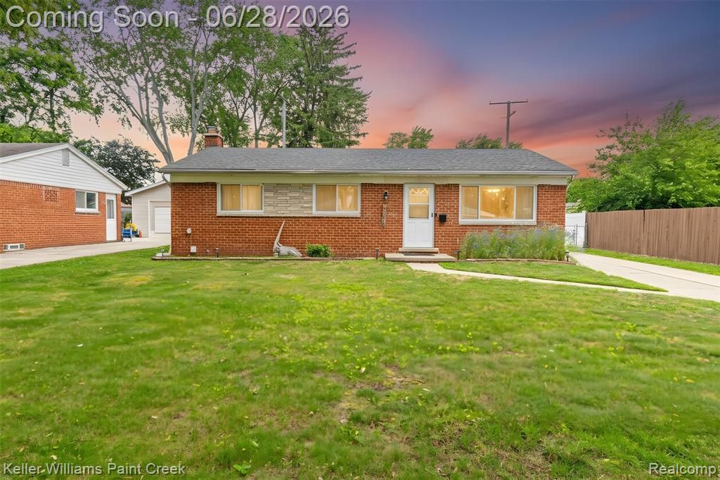9075 Headley Drive, Sterling Heights, MI 48314
