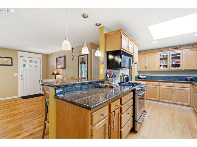 17902 BELMORE Ave, Lake Oswego, OR 97035