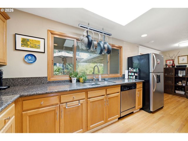 17902 BELMORE Ave, Lake Oswego, OR 97035