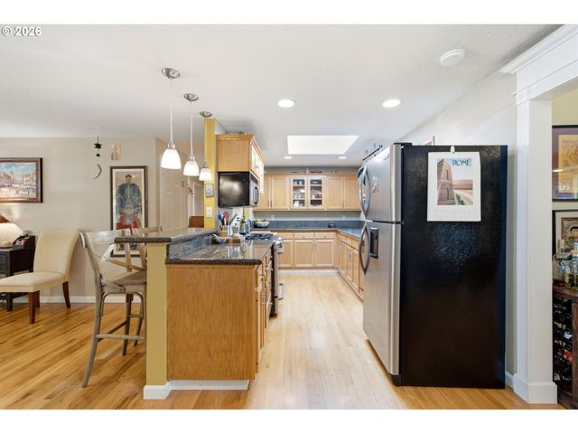 17902 BELMORE Ave, Lake Oswego, OR 97035