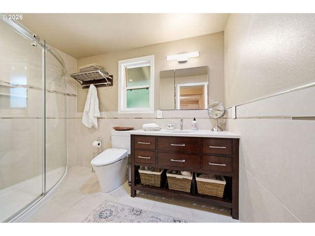 17902 BELMORE Ave, Lake Oswego, OR 97035