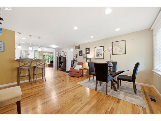 17902 BELMORE Ave, Lake Oswego, OR 97035