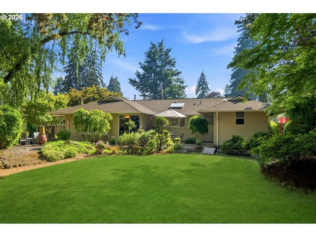 17902 BELMORE Ave, Lake Oswego, OR 97035