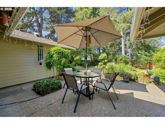 17902 BELMORE Ave, Lake Oswego, OR 97035