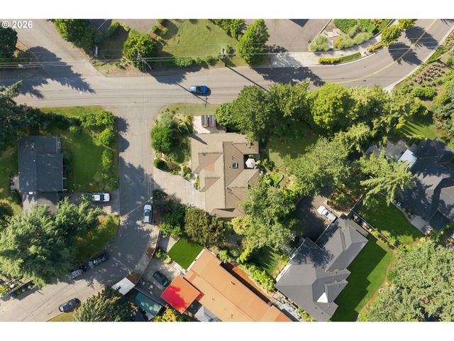 17902 BELMORE Ave, Lake Oswego, OR 97035