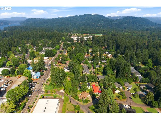 17902 BELMORE Ave, Lake Oswego, OR 97035