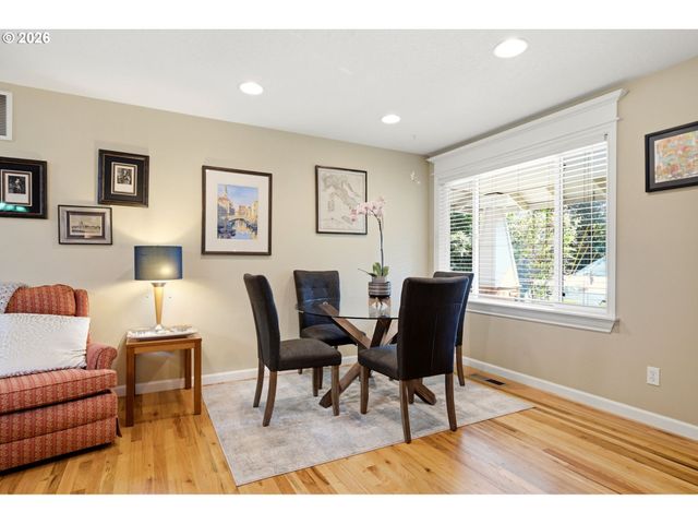 17902 BELMORE Ave, Lake Oswego, OR 97035
