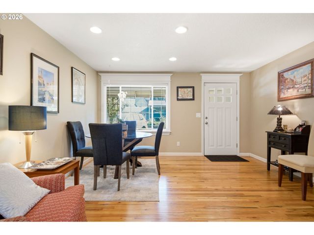 17902 BELMORE Ave, Lake Oswego, OR 97035