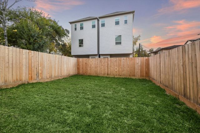 4231 Gibson Street, Houston, TX 77007