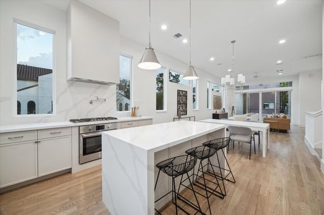 4231 Gibson Street, Houston, TX 77007