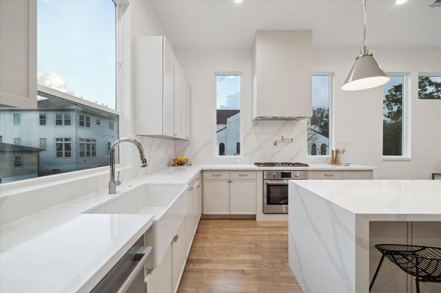 4231 Gibson Street, Houston, TX 77007