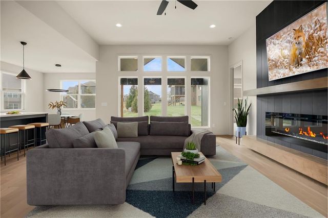 15665 W 165th Street, Olathe, KS 66062