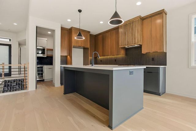 15665 W 165th Street, Olathe, KS 66062