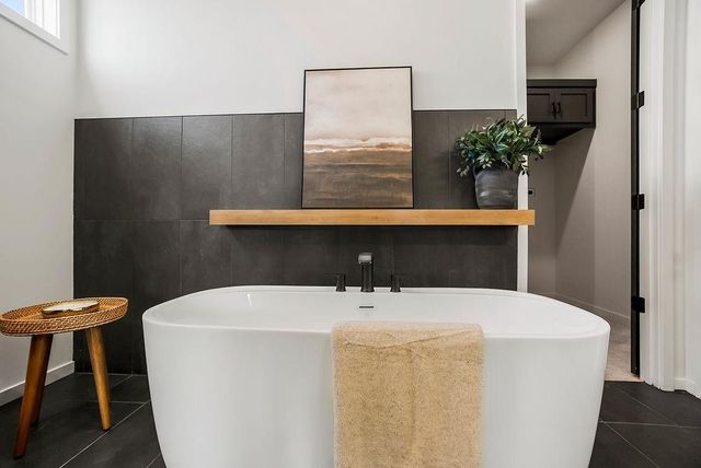 15665 W 165th Street, Olathe, KS 66062