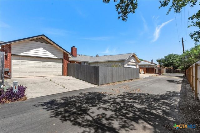 1540 Circle Oak Drive, Schertz, TX 78154