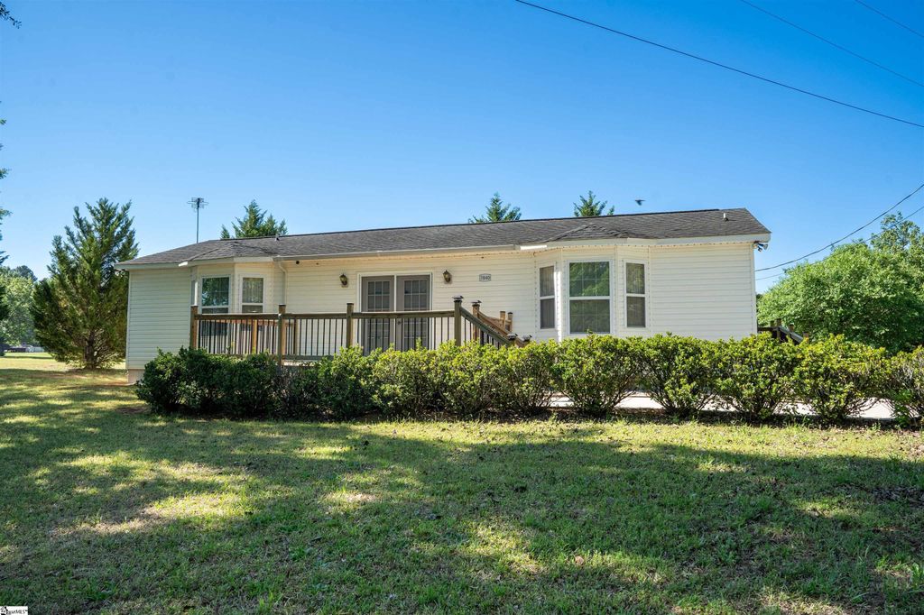 7840 Cross Anchor Road, Enoree, SC 29335