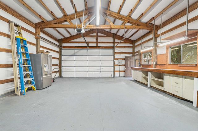 412 E Cozza Dr, Spokane, WA 99208