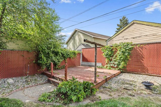 412 E Cozza Dr, Spokane, WA 99208