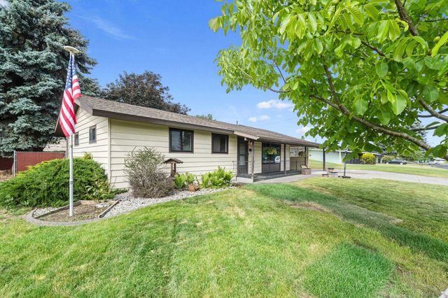 412 E Cozza Dr, Spokane, WA 99208