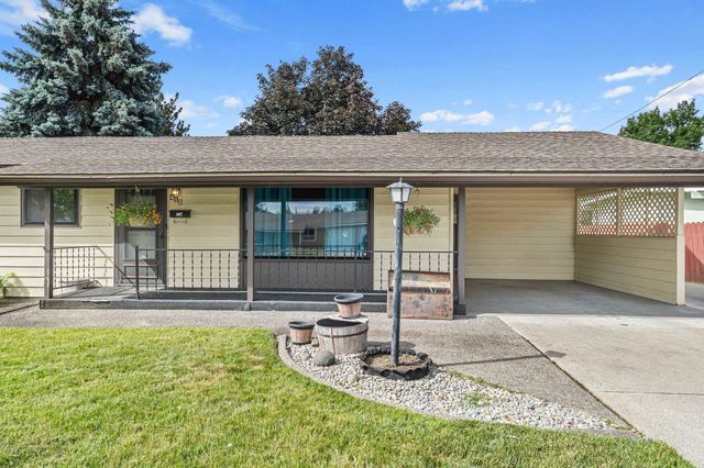 412 E Cozza Dr, Spokane, WA 99208