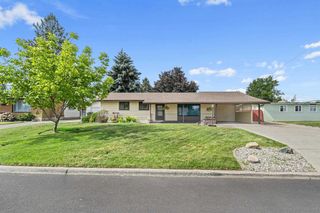 412 E Cozza Dr, Spokane, WA 99208