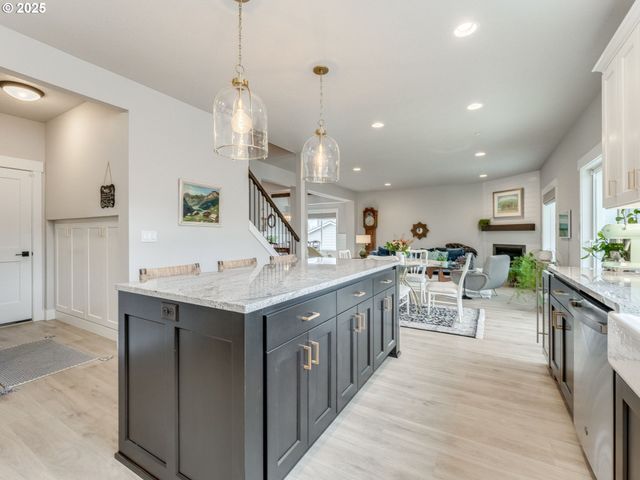 2877 Nw MT ASHLAND Ln, Mc Minnville, OR 97128