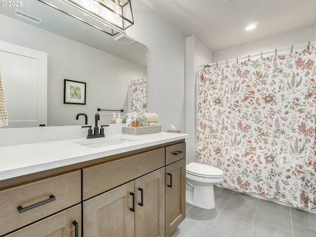 2877 Nw MT ASHLAND Ln, Mc Minnville, OR 97128