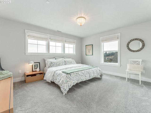 2877 Nw MT ASHLAND Ln, Mc Minnville, OR 97128