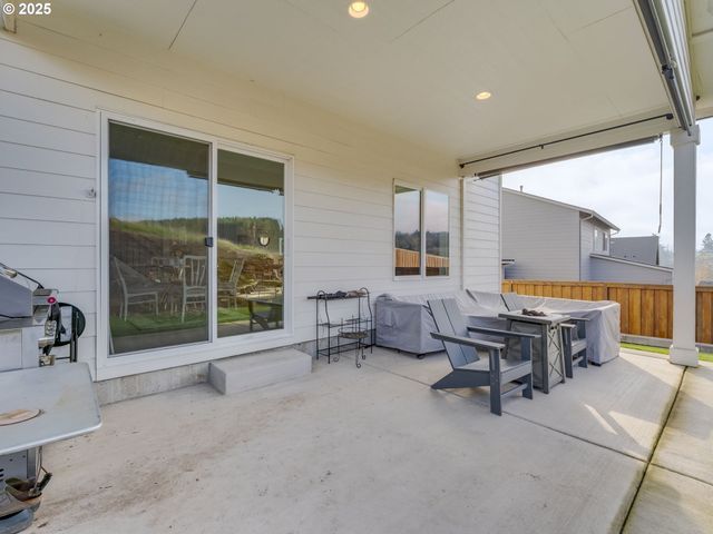 2877 Nw MT ASHLAND Ln, Mc Minnville, OR 97128