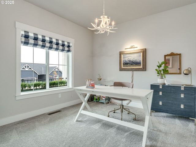 2877 Nw MT ASHLAND Ln, Mc Minnville, OR 97128