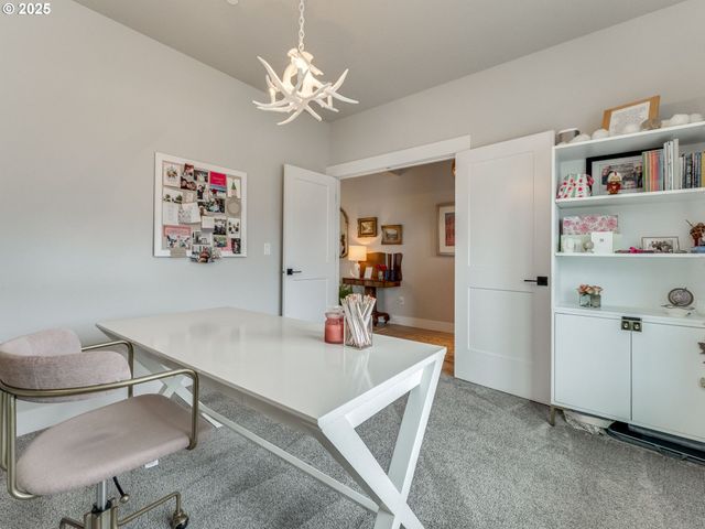 2877 Nw MT ASHLAND Ln, Mc Minnville, OR 97128