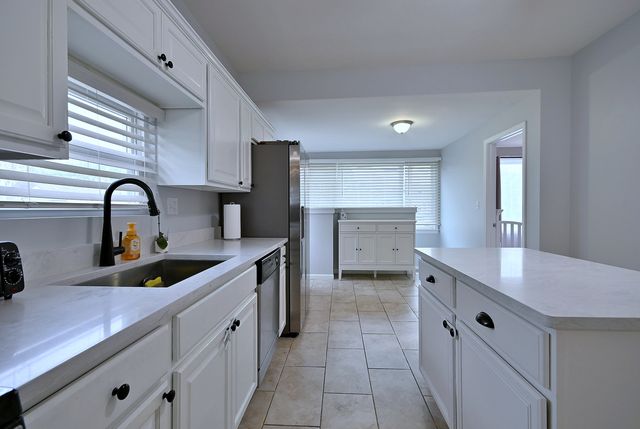 947 Hannah Avenue, Forest Park, IL 60130