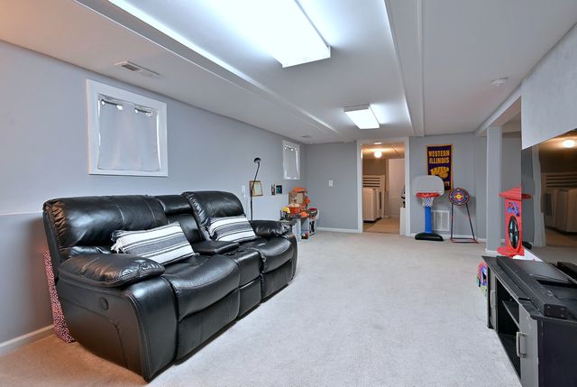 947 Hannah Avenue, Forest Park, IL 60130